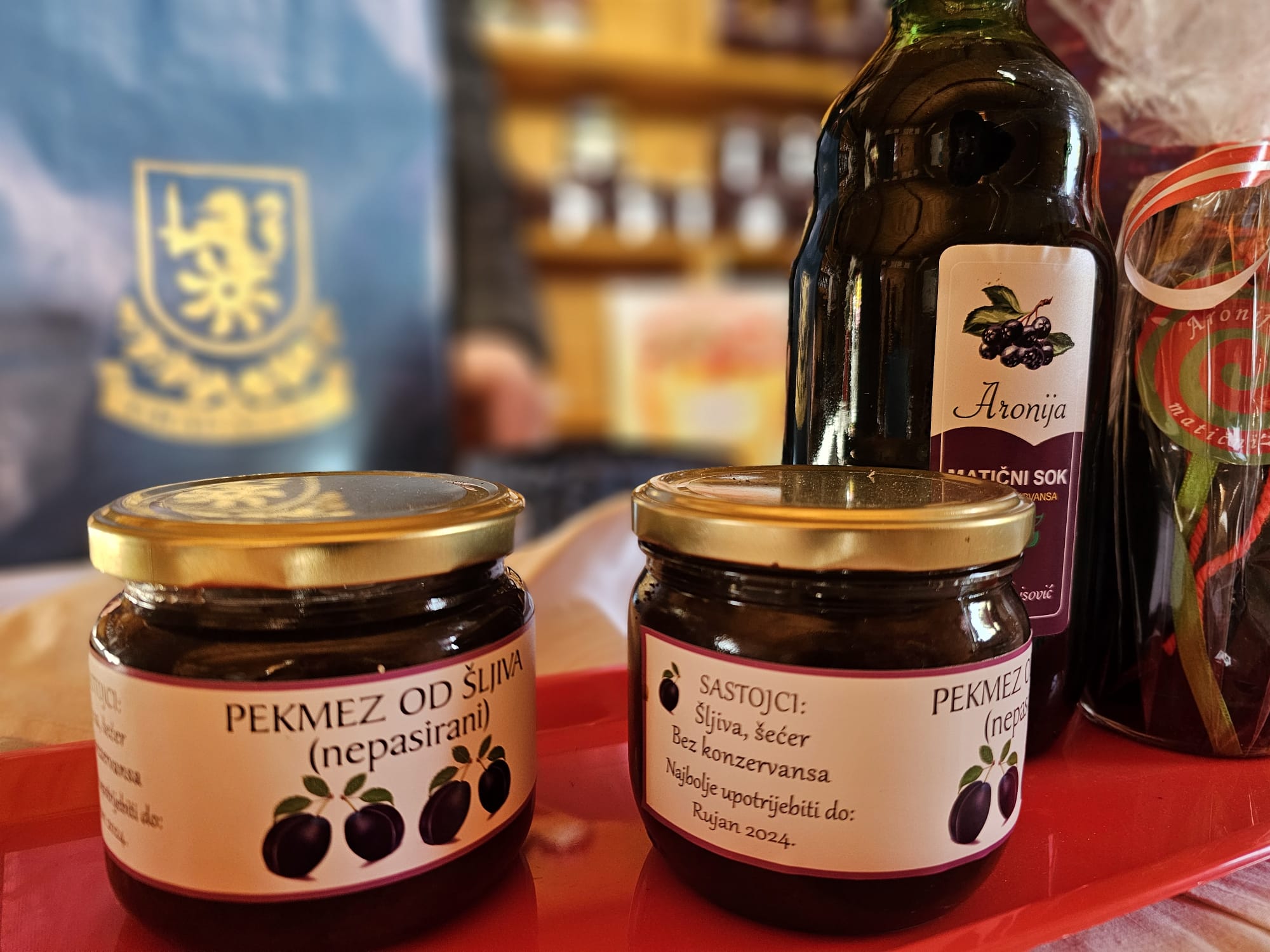 Domaći proizvodi i suveniri 