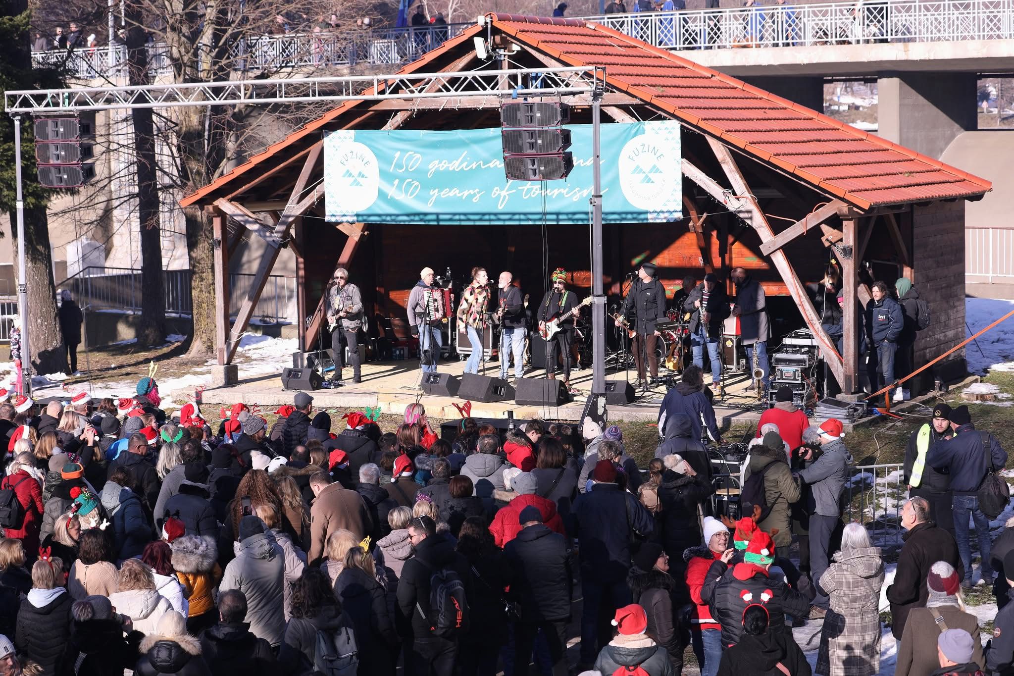 Doček Nove godine u podne 31.12.2025.