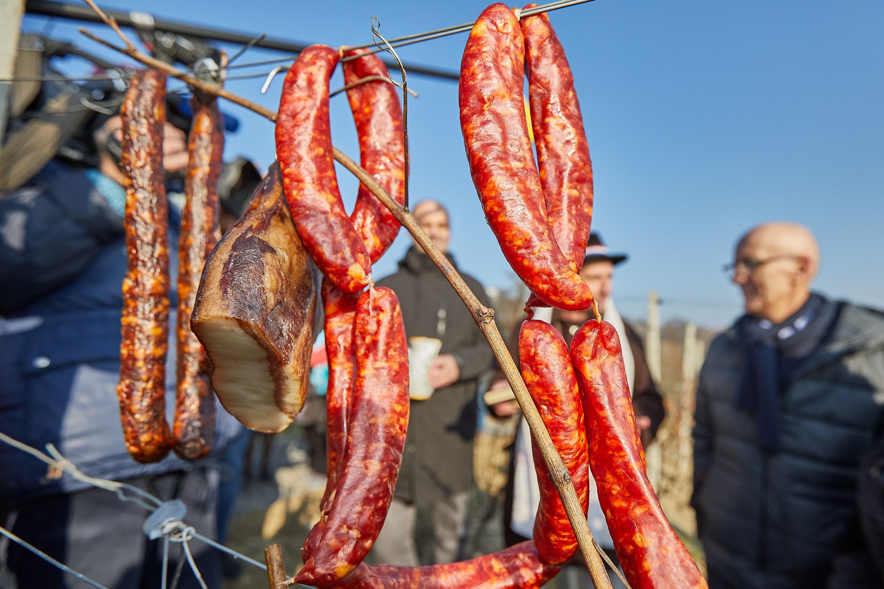 Obred koji povezuje ljude