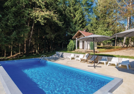 Guest House Sara Latin / Bazen